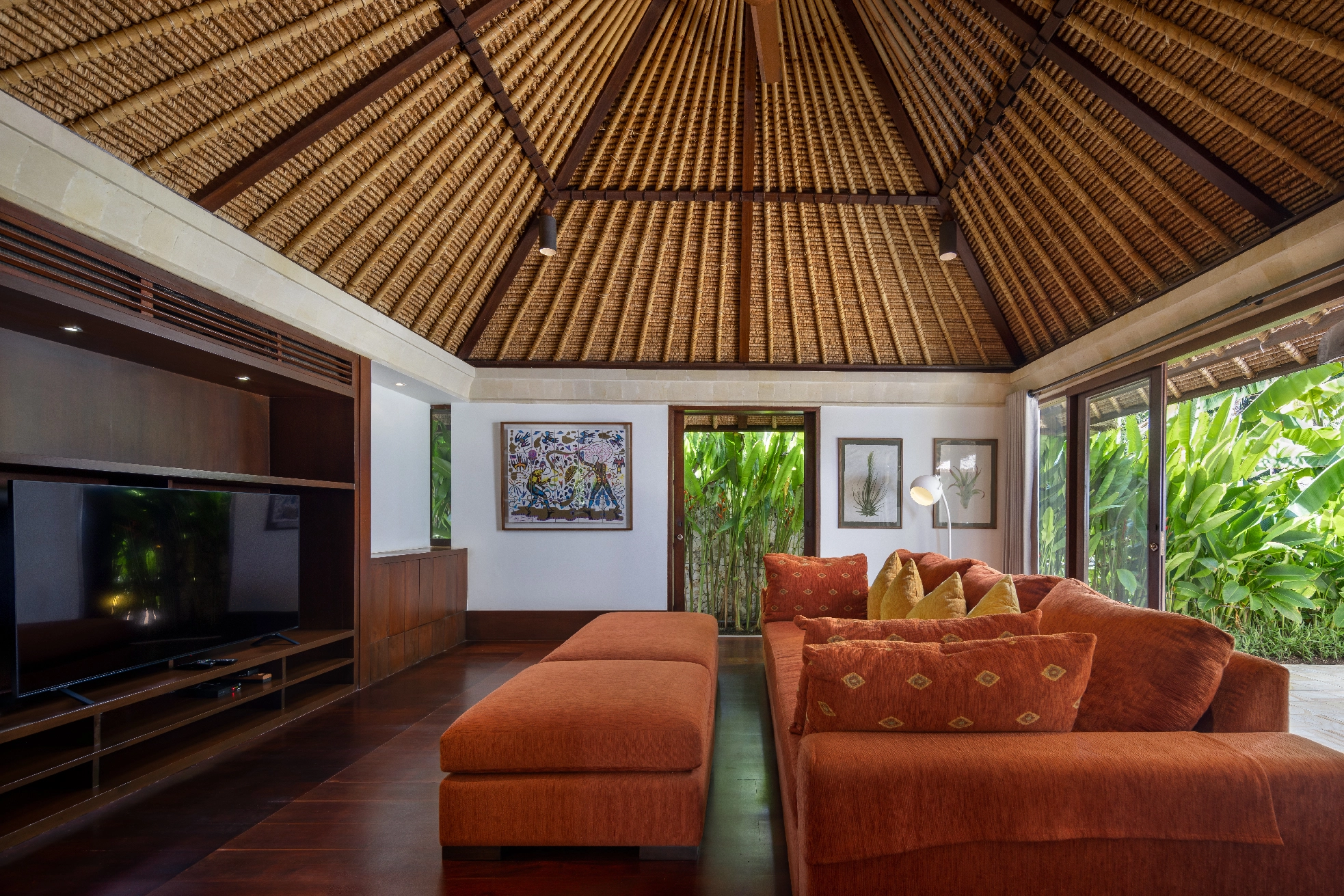 Master Bedroom TV lounge area